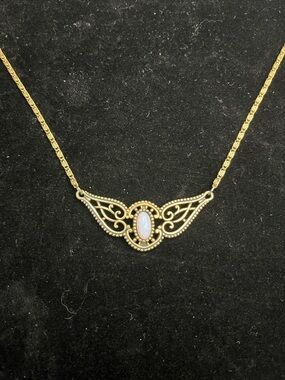 1651 Sarah Coventry Lovely Lady Filigree Necklace with Opalescent Center 1977